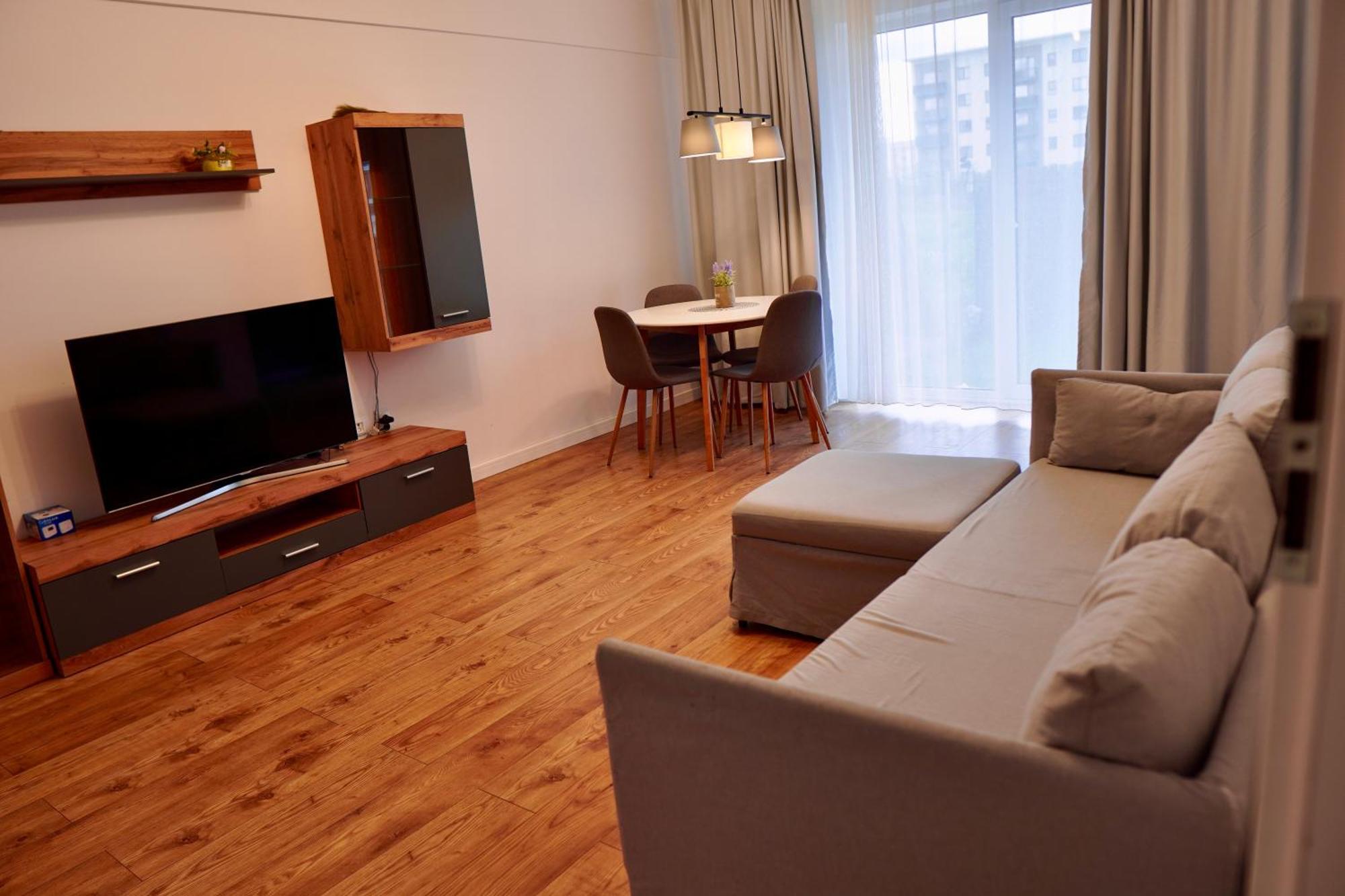 Coresi, 2 Camere, Sleeps 6 Large Private Garden Apartment Pets Welcome ブラショフ エクステリア 写真